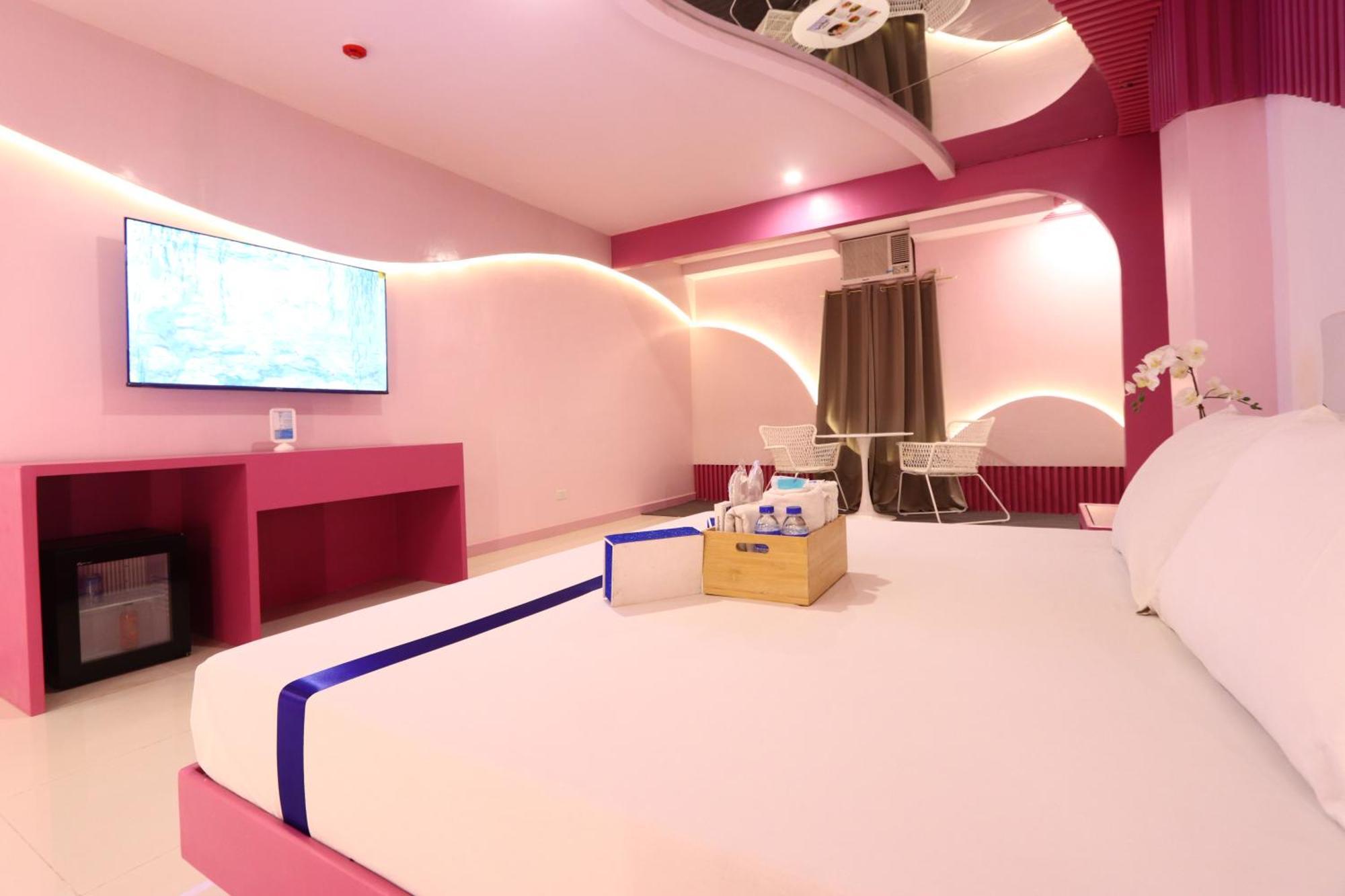 Hotel Dreamworld East Ortigas Pasig City ภายนอก รูปภาพ